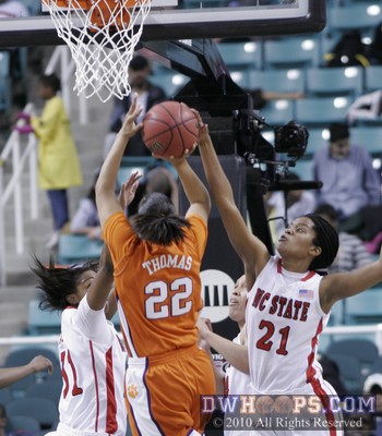 Strachan blocks Sthefany Thomas -  - 