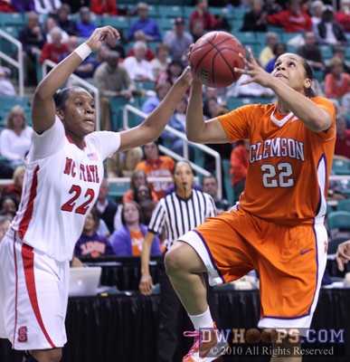 Thomas goes to the hoop again -  - 