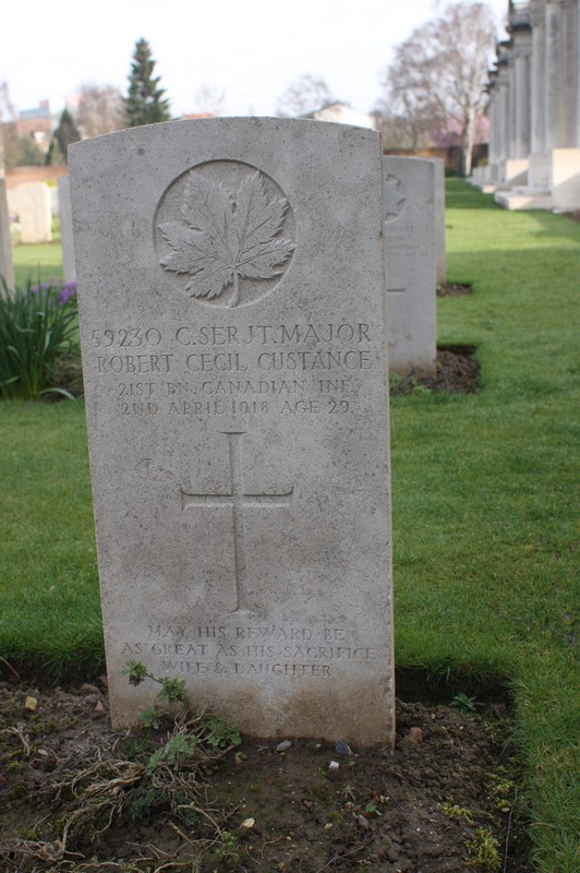 Headstone of Headstone of C.Serjt.Major Robert Cecil Custance, Faubourg-D�Amiens Cemetery, Arras, France